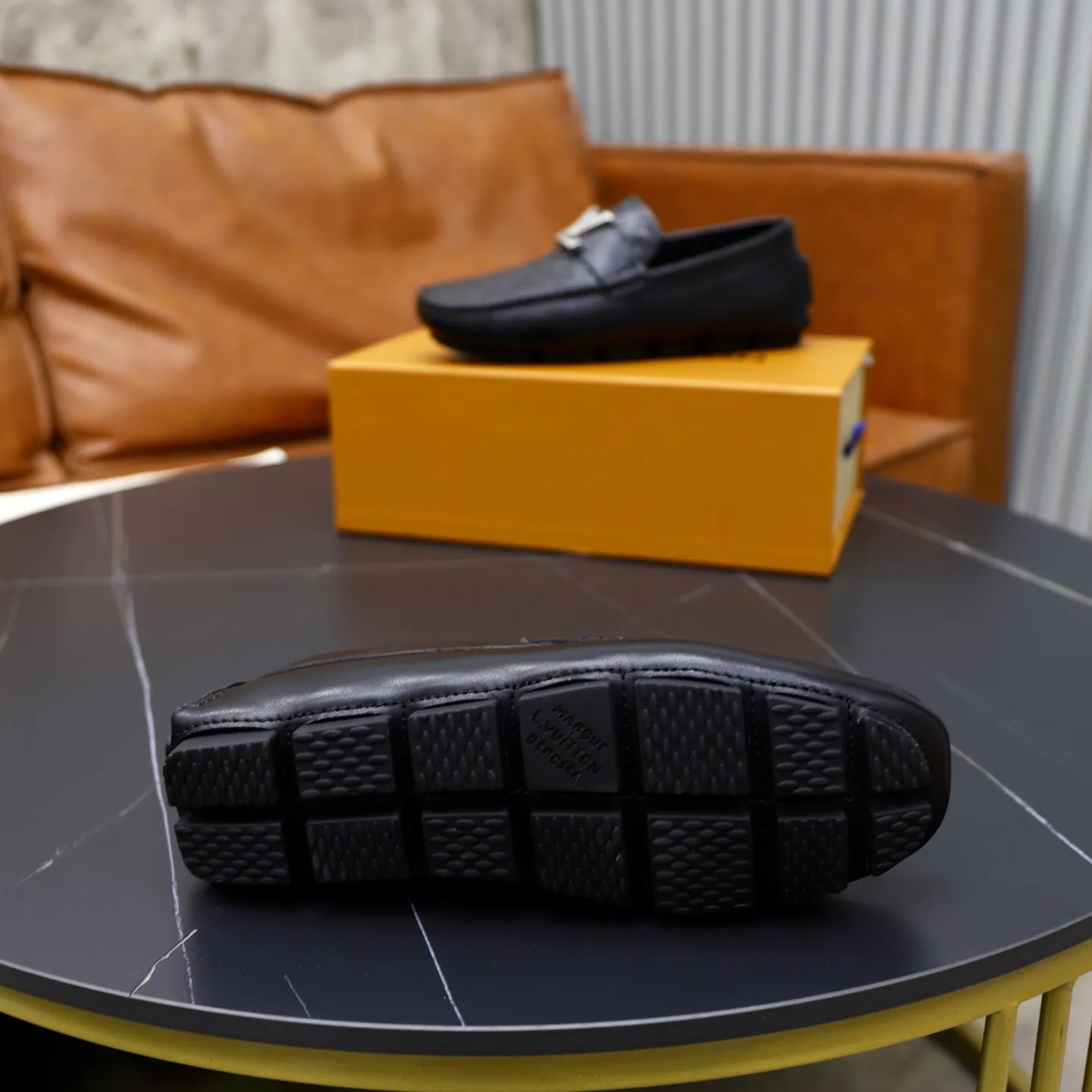 Ex-factory price: 480💰【LV】Louis Vuitton ⚠️High-end men’s driving and pedal series ⚠️38-44 (customized for 45) ⚠️All original cowhide leather! Thick and soft! Made entirely of calfskin lining! Rubber sheet anti-slip beanie sole! Three-dimensional package technology! Fashionable and classic! Handicrafts! Original high quality! Feel free to compare!